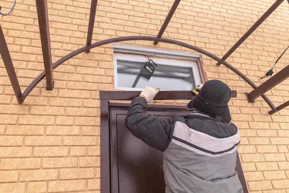 How Do You Hang Heavy Things on Vinyl Siding?