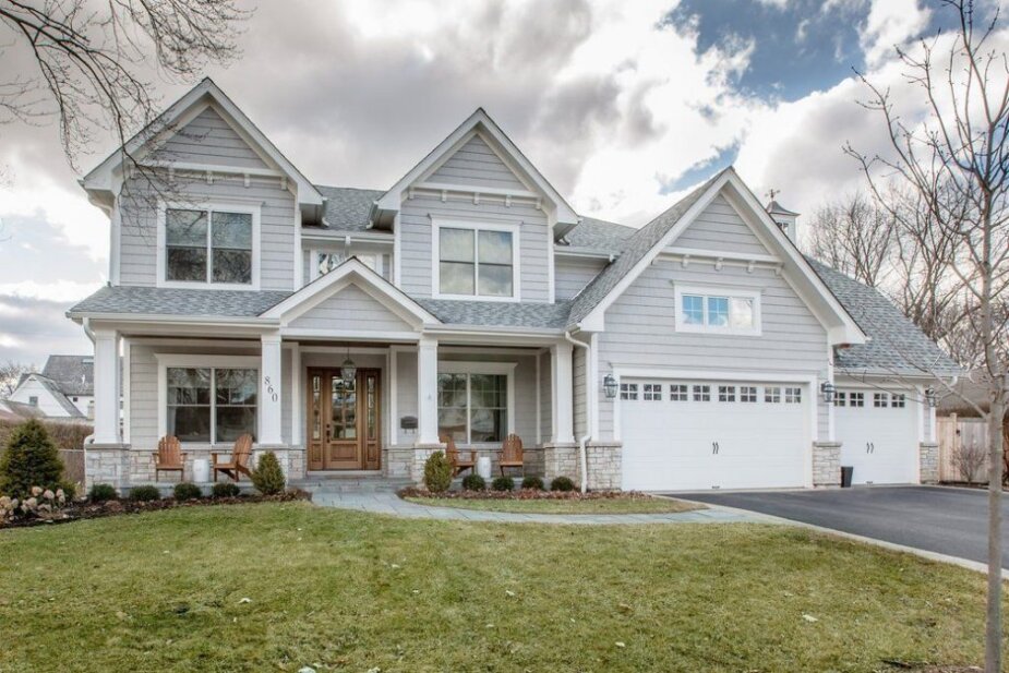 Siding contractors in Salt Lake City, UT - working with siding planks, panels, shingles