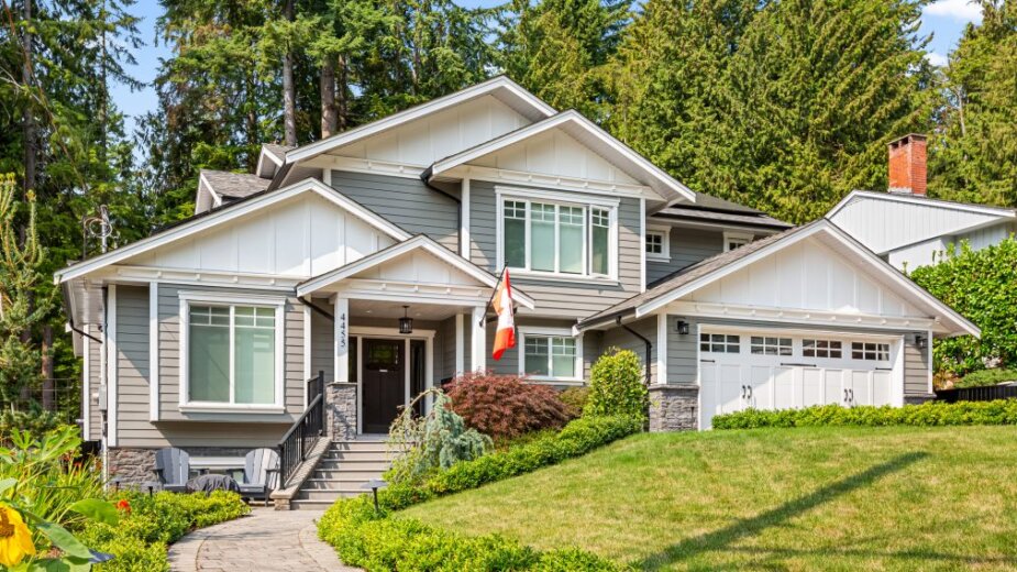 Siding Company in Regina - Best Siding Contractors in the area. James Hardie, Cedar, Vinyl siding