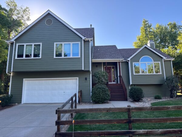 Completed James Hardie siding project