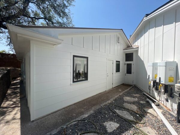 B&B and JH 9” Reveal Custom Trim on windows siding project