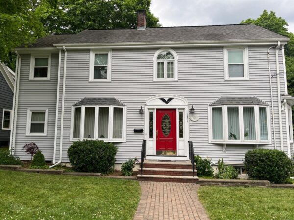 Full House project featuring Certainteed Monogram Double 4 in Sterling Grey