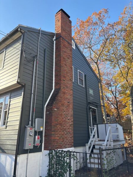 Full House Hardie project featuring Cedarmill clapboard with 7