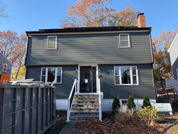 Full House Hardie project featuring Cedarmill clapboard with 7