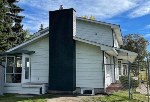 Completed James Hardie siding project in Calgary