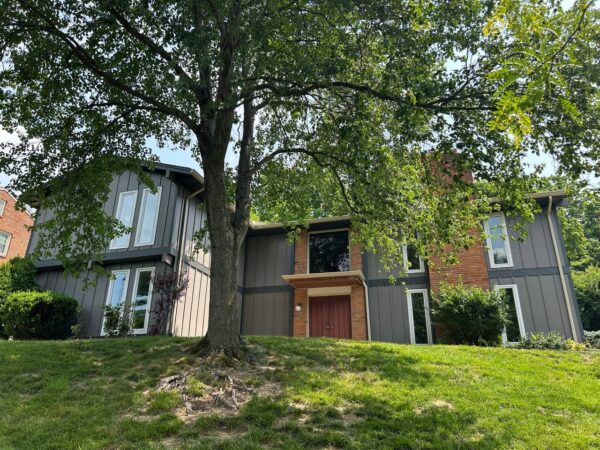 Completed James Hardie siding project