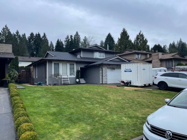 Before and After Siding project in Coquitlam