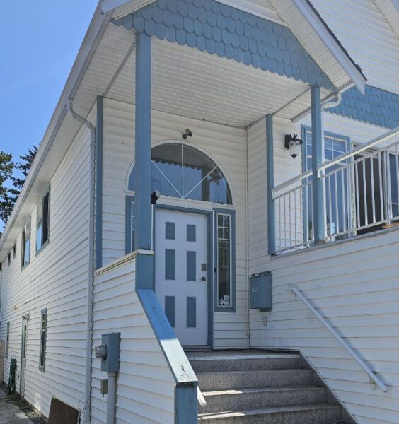 Completed James Hardie siding project