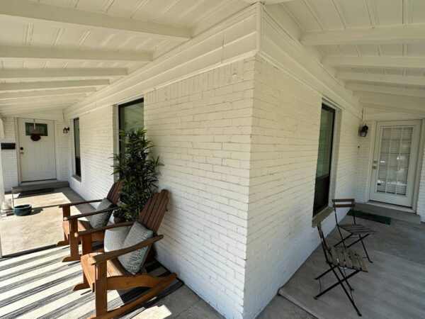 Old wood replacement to vinyl to complete full house