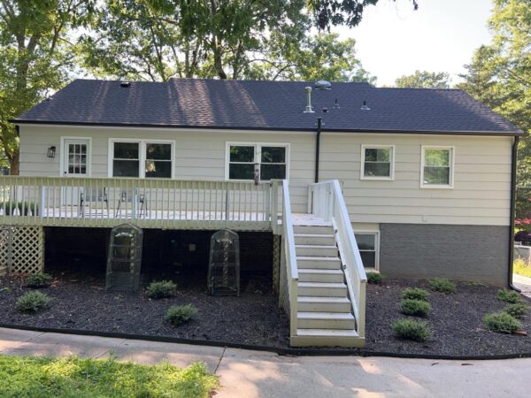 Completed James Hardie siding project in Light mist