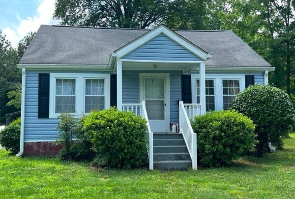 Royal Estate Dutch Lap Blue Grey Vinyl Siding