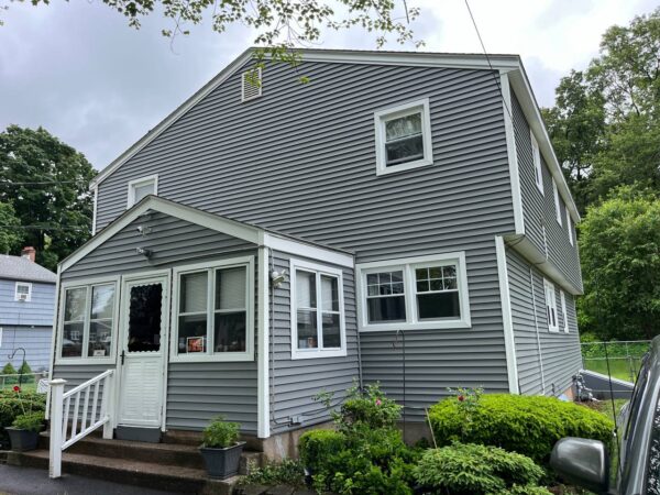 Mastic D4 siding in deep granite