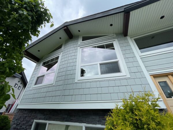 JH Plank (with 7” reveal) Cedarmill Light Mist Siding in Langley