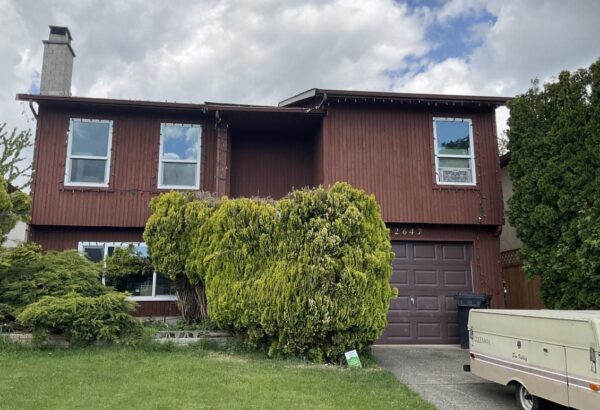 Premium Vinyl Lap Kaycan Siding Installation