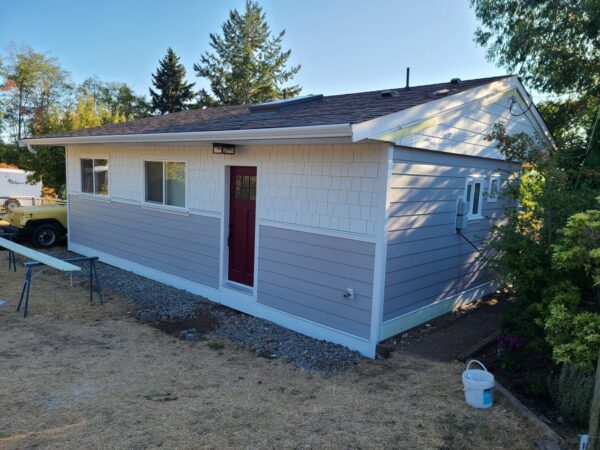 James Hardie Pearl Gray Plank Siding in Nanaimo