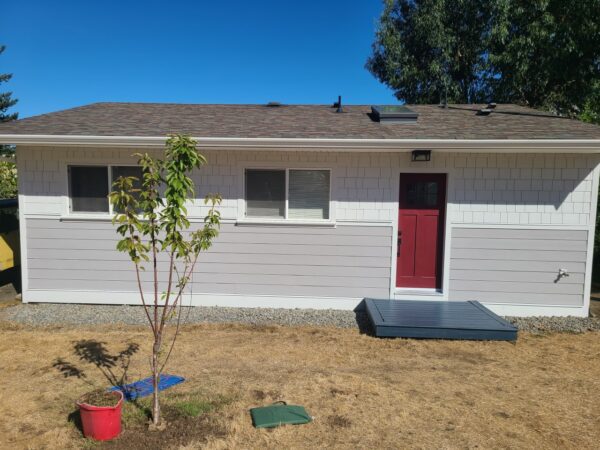 James Hardie Pearl Gray Plank Siding in Nanaimo
