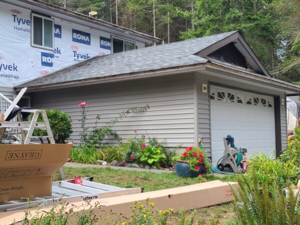 Vinyl Sage D4 Kaycan completed residential siding replacement