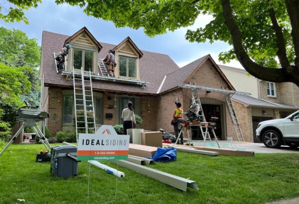 Completed James Hardie shingles siding project in oakville