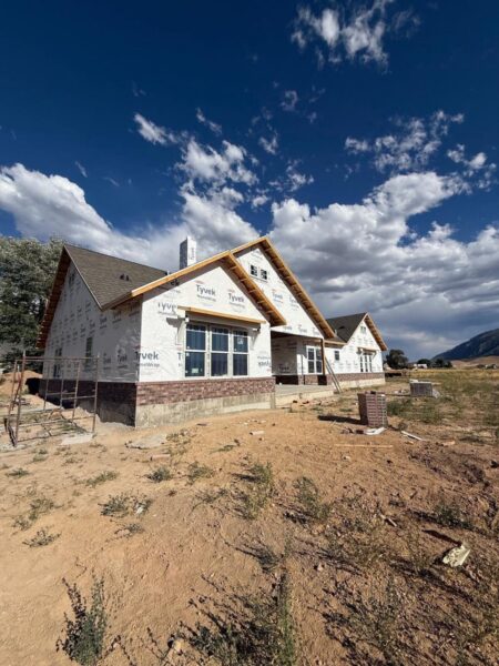 James Hardie Cedarmill Lap and Straight Shingle Siding in Mountain Sage with Arctic White accents
