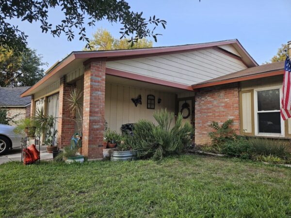 Installed James Hardie Cedarmill ColorPlus lap, along with matching ColorPlus trims and corner boards.