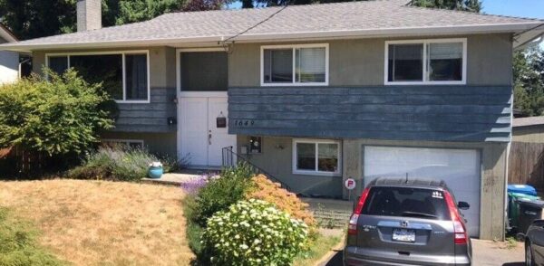 Completed James Hardie siding project