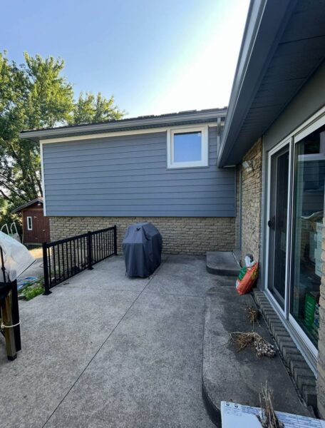 Replacement of aluminum siding/soffit/fascia/eaves to Everlast Flagstone PVC Horizontal