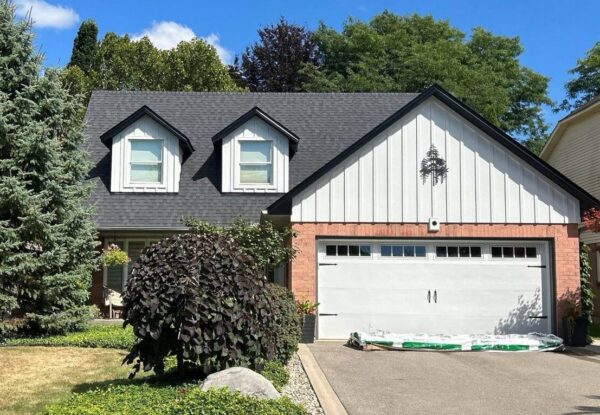 Completed James Hardie siding project