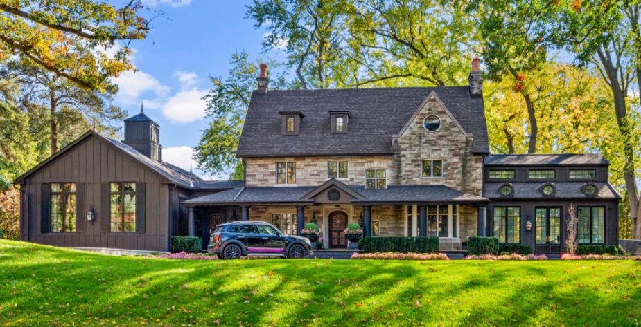 James Hardie, cedar, vinyl siding installation and repair - best company in Long Island, NY